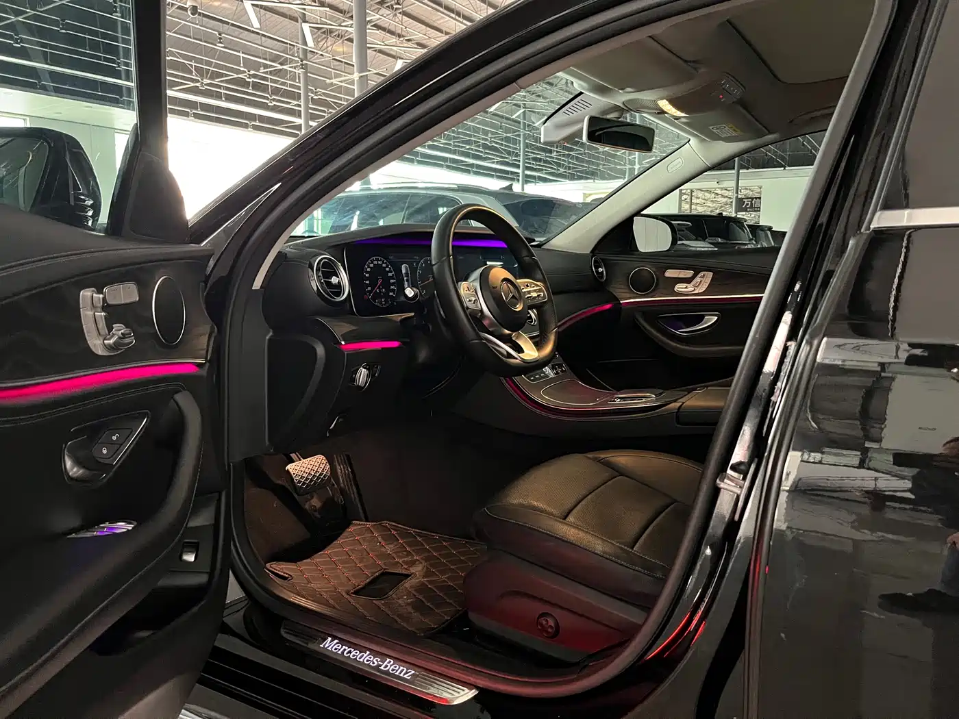 Mercedes-Benz E-Class 2019 E 300 L Sport Fashion фото 7