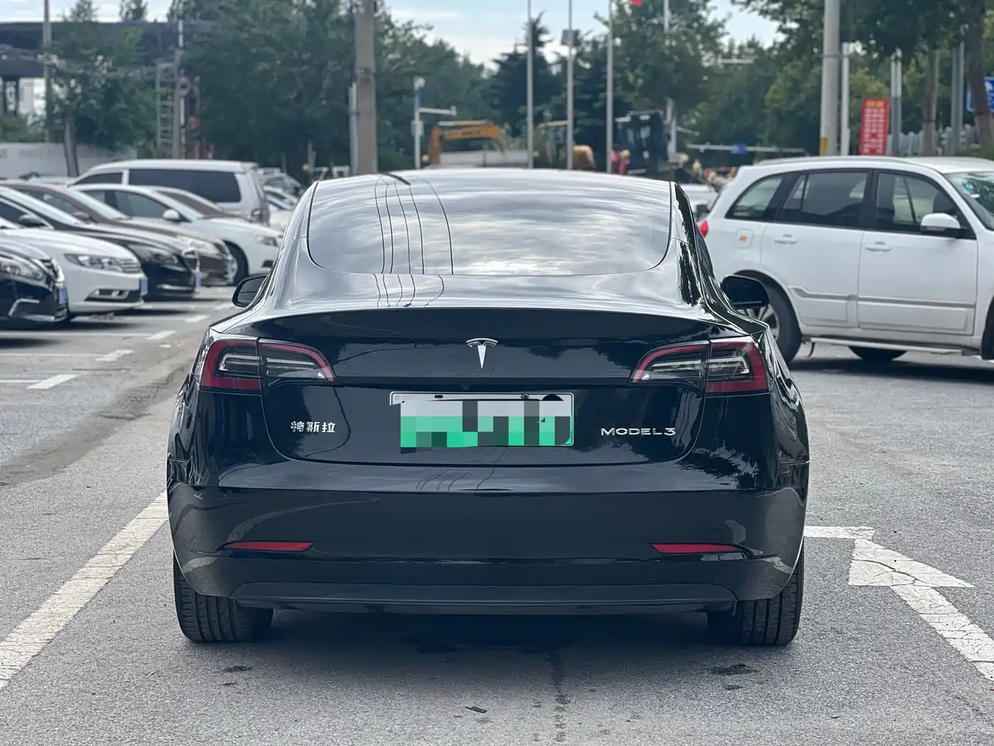 TESLA MODEL 3