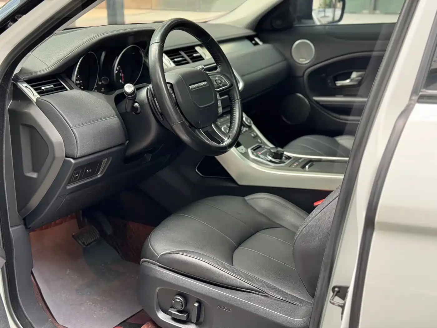 Land Rover Range Rover Evoque 2018 240PS SE Smart Edition фото 13