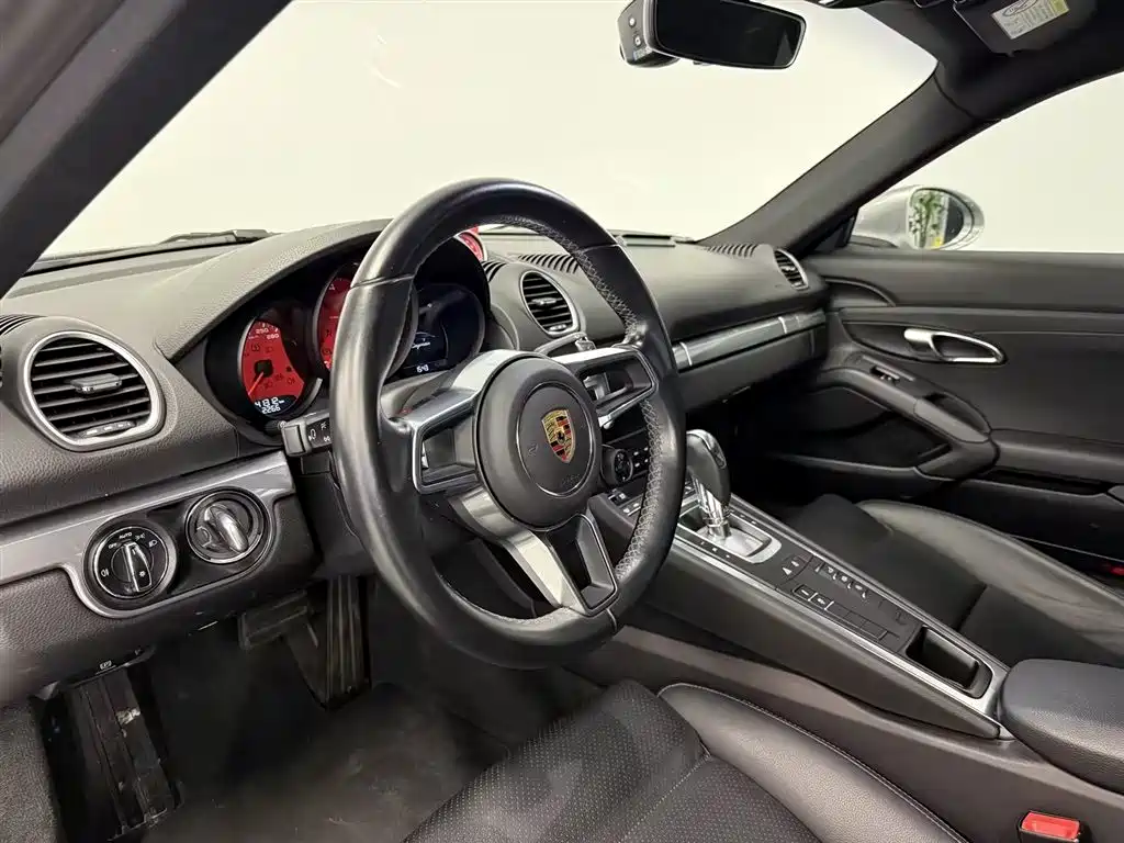 Photo 14 - Porsche 718