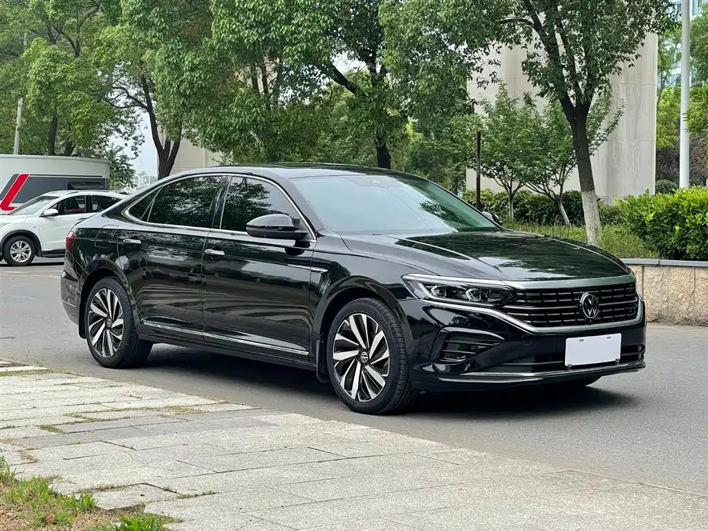 Photo 4 - Volkswagen Passat
