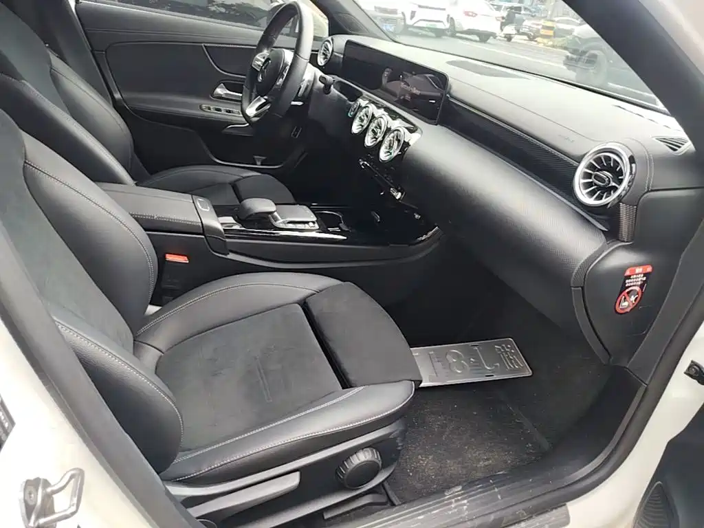 Фото 25 - Mercedes-Benz A-Class