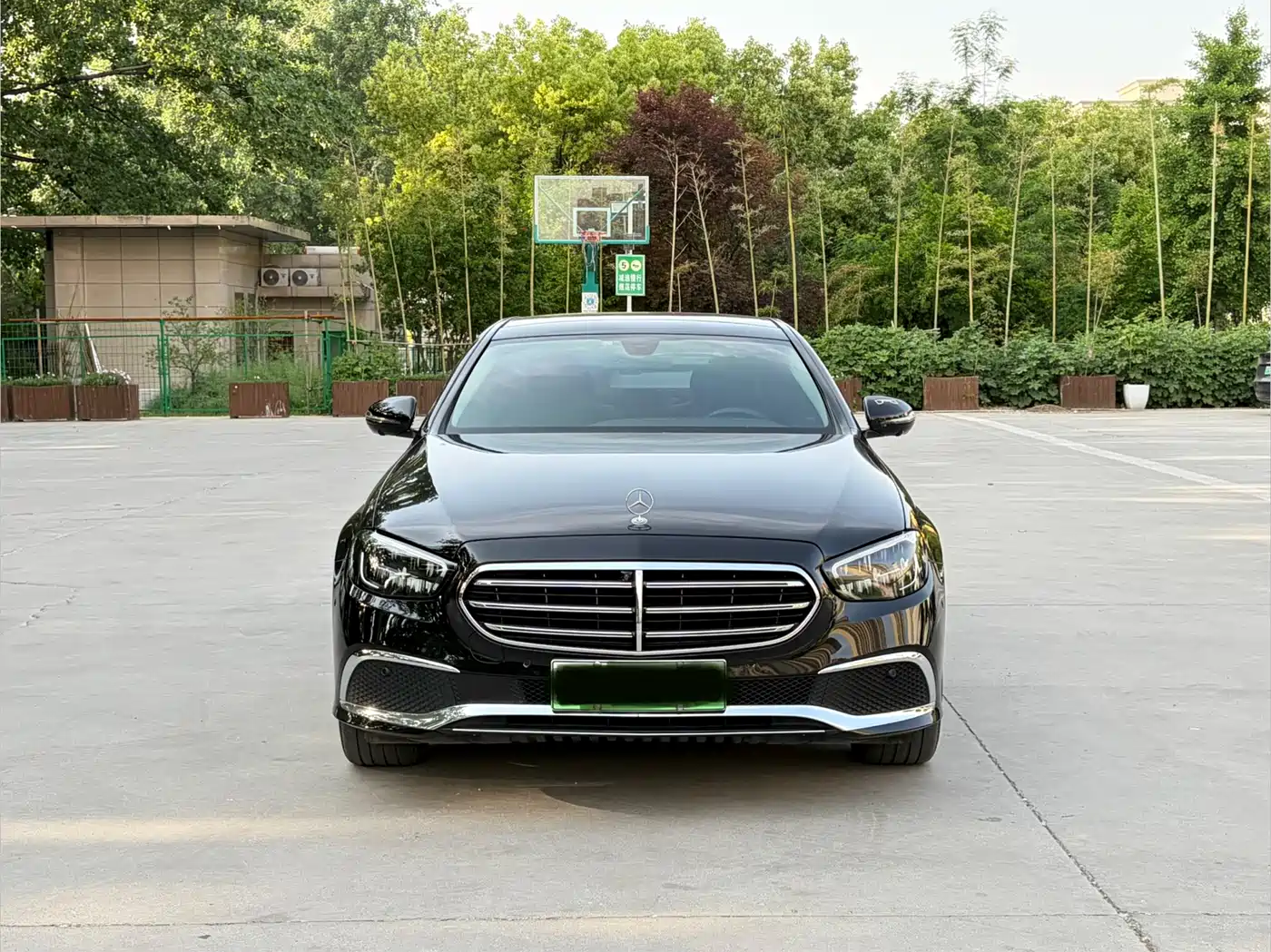 Mercedes-Benz E-Class New Energy 2022 E 350 e L Plug-in Hybrid Sedan фото 5