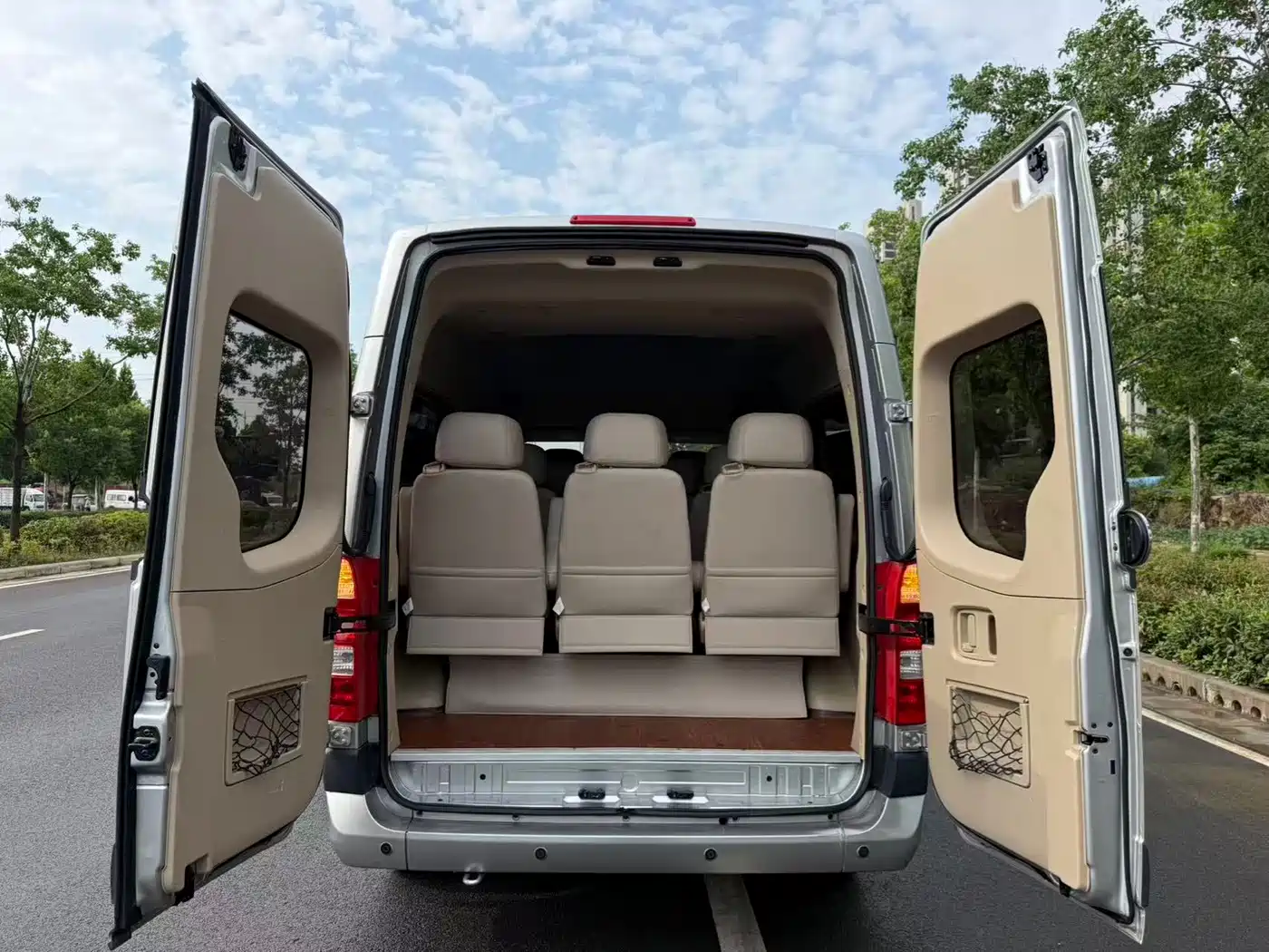 Foton Tuyano 2023 2023 2.0T Passenger Luxury Manual Long Wheelbase Medium Roof Single Rear Tire 9-Seater (Commercial)