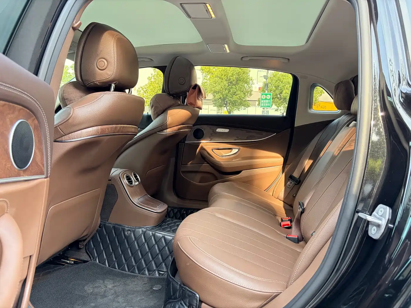 Mercedes-Benz E-Class New Energy 2022 E 350 e L Plug-in Hybrid Sedan фото 15