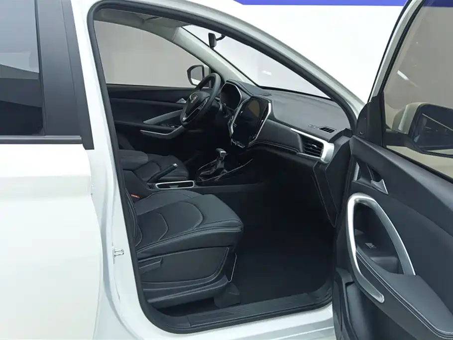 BAOJUN 530