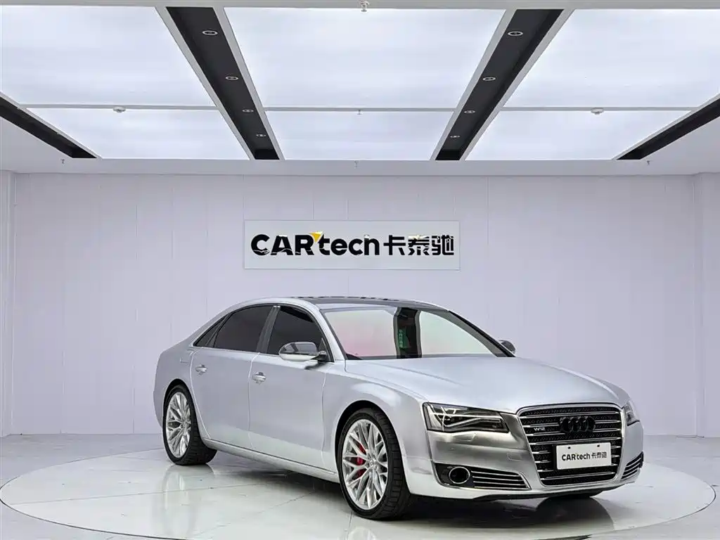 Audi A8 2011 A8L W12 6.3 FSI quattro фото 7