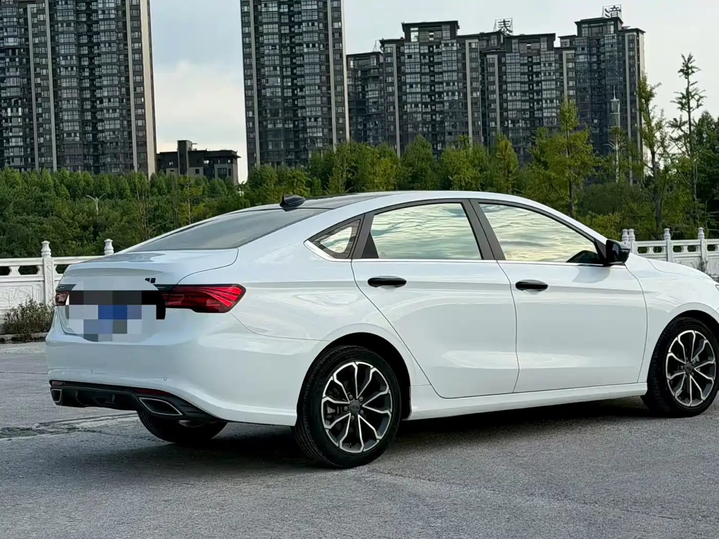 Фото 5 - Geely Binrui