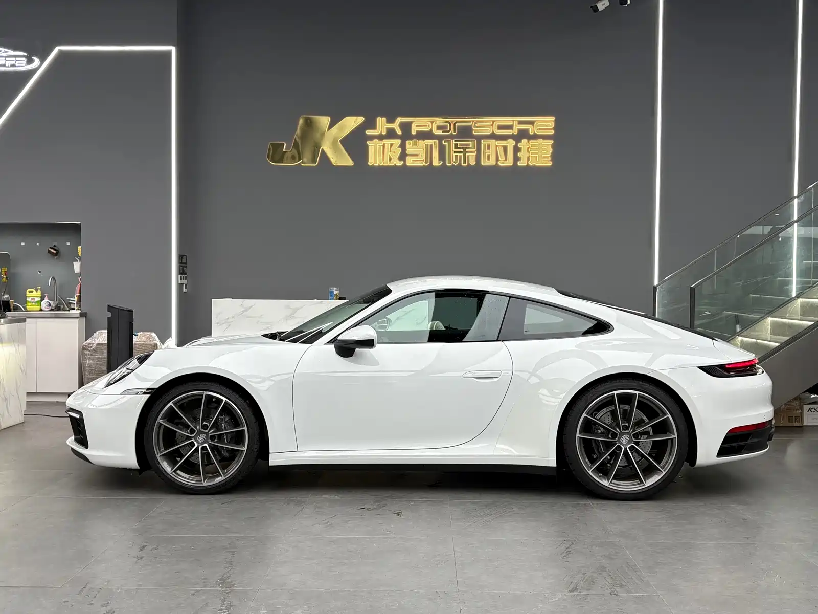 Photo 3 - Porsche 911