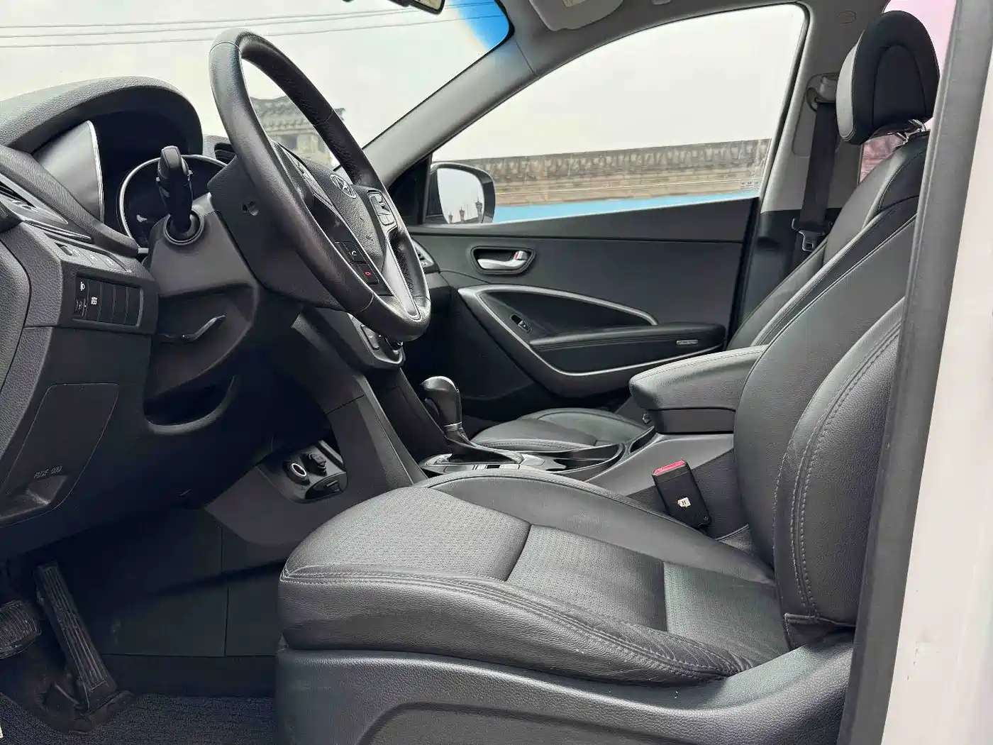 Hyundai Santa Fe 2015 2.0T Automatic 2WD Smart 5-Seater фото 4