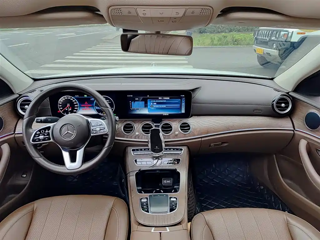 Mercedes-Benz E-Class 2019 E 300 L Fashion фото 10