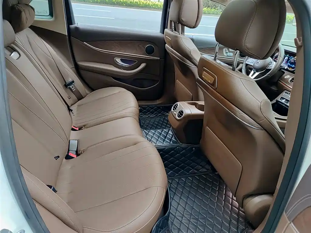 Mercedes-Benz E-Class 2019 E 300 L Fashion фото 11
