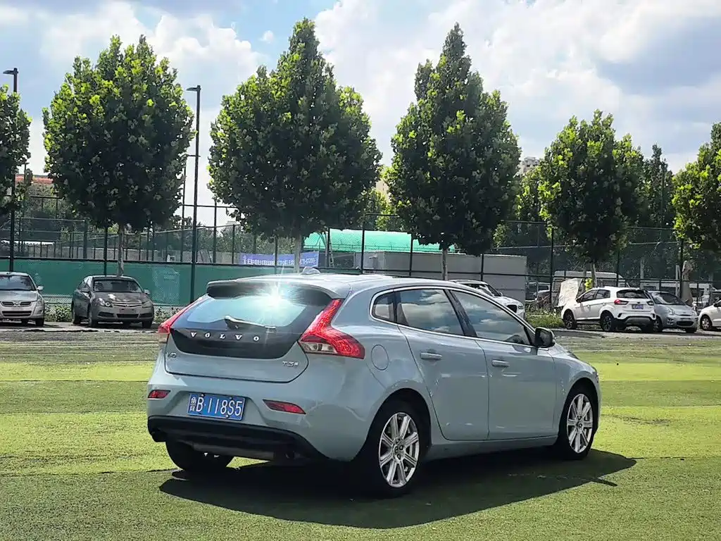 Volvo V40 2017 2017 T3 Momentum