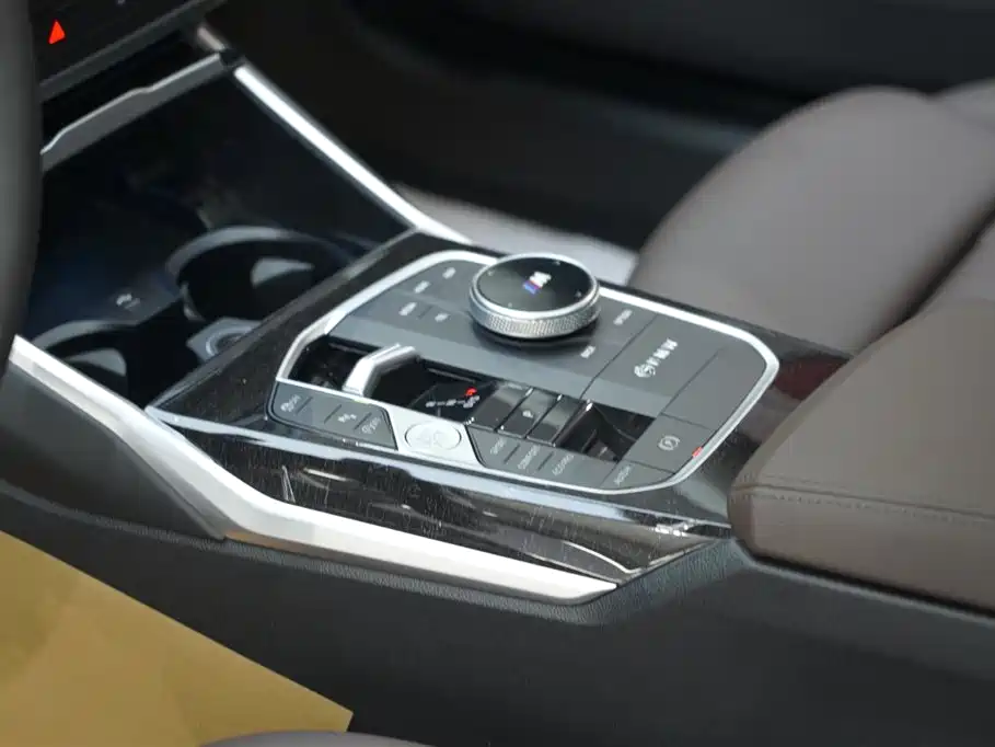 BMW 3 Series 2024 325Li M Sport Package фото 13