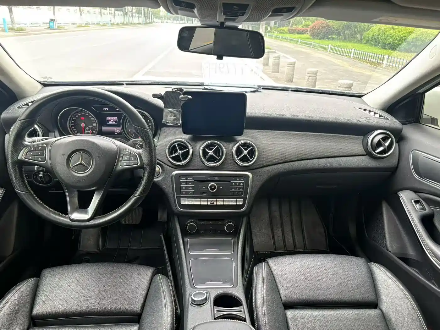 Mercedes-Benz GLA 2017 GLA 220 4MATIC Fashion фото 5