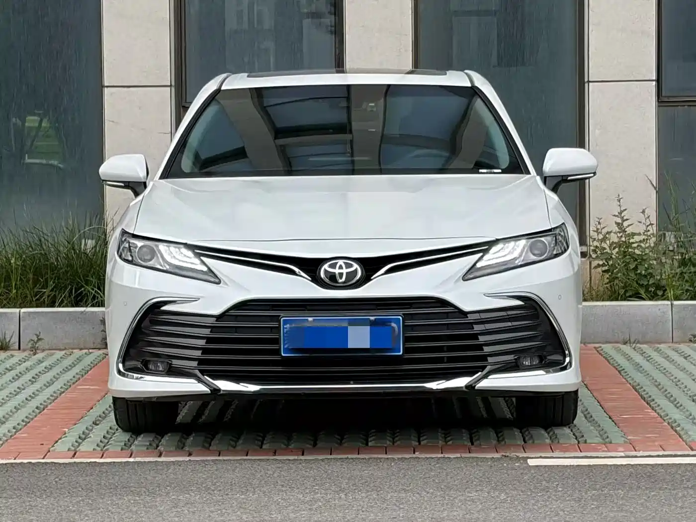 Toyota Camry 2023 2.0G Luxury Edition фото 2