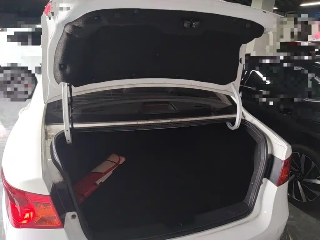 Roewe 350 2016 2015 Model 1.5L Automatic Luxury Sunroof Edition