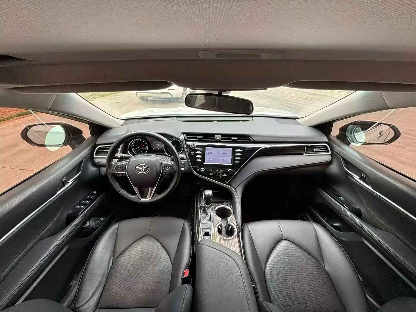 Фото 7 - Toyota Camry