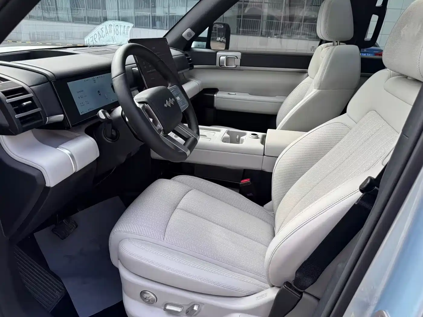 Fang Cheng Bao Titanium 7 2026 2025 AWD Base Model