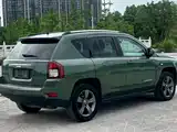 Photo 5 - Jeep Compass (Import)