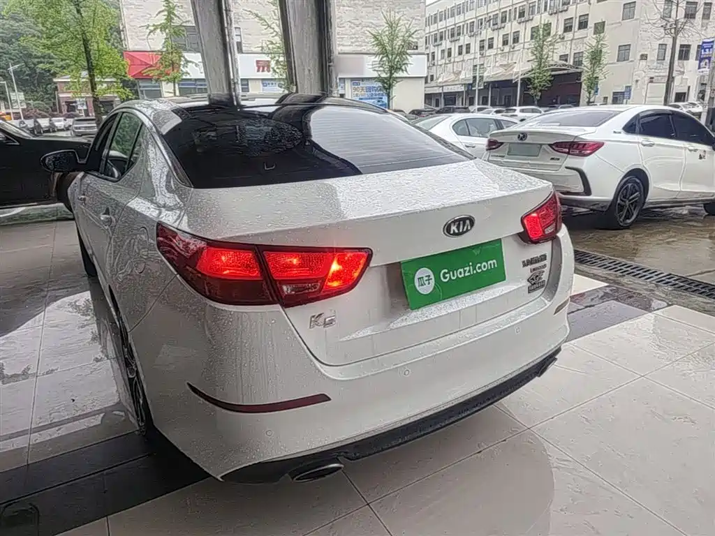 Kia K5 2015 2.0L Automatic LUX фото 5
