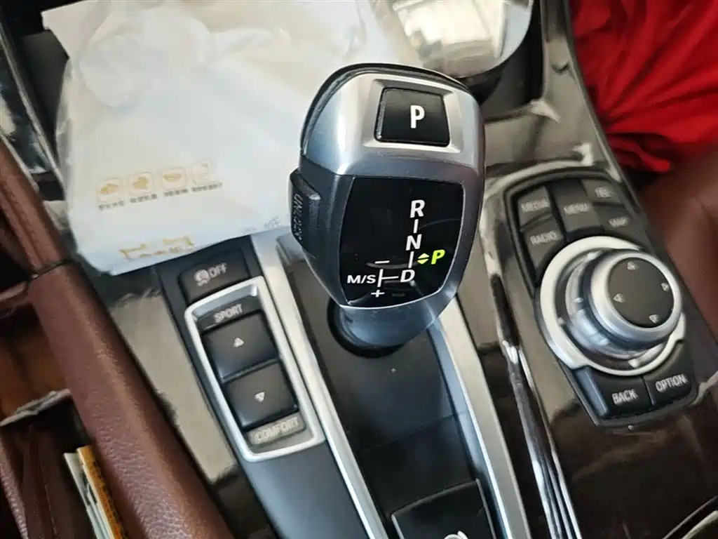 BMW 5 Series 2017 525Li Leading Edition фото 14