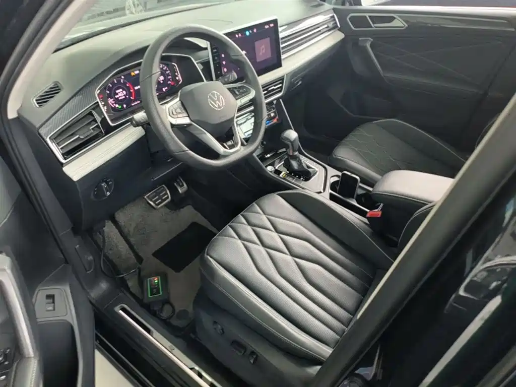 Volkswagen Tiguan L 2024 330TSI Automatic 2WD R-Line Premium Enjoyment Edition фото 23
