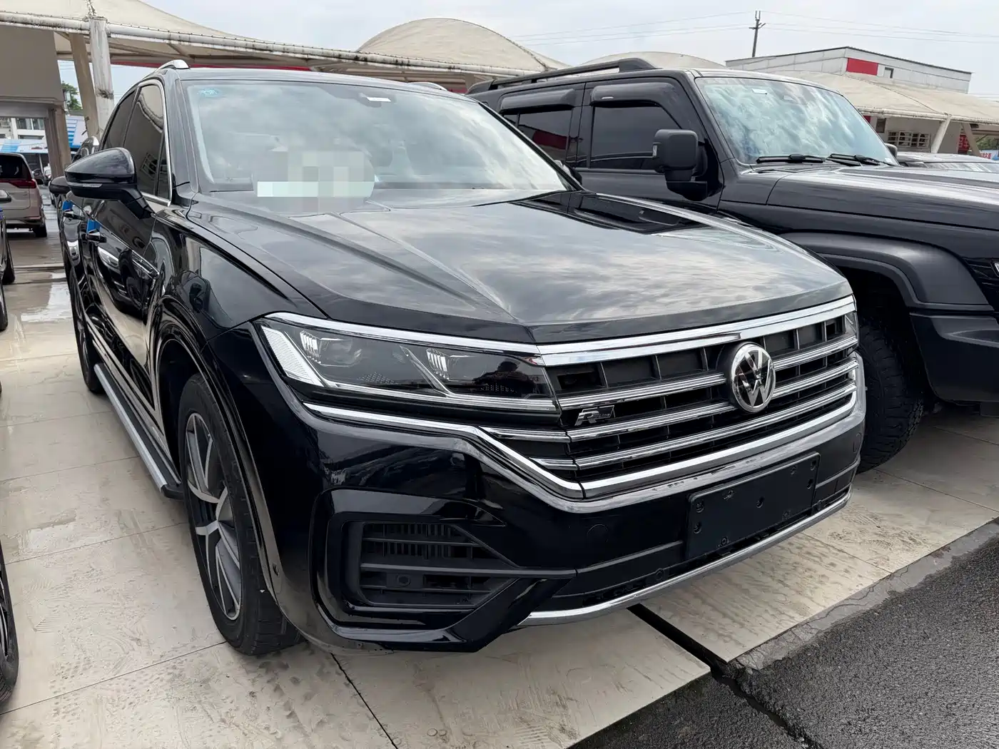 VOLKSWAGEN TOUAREG