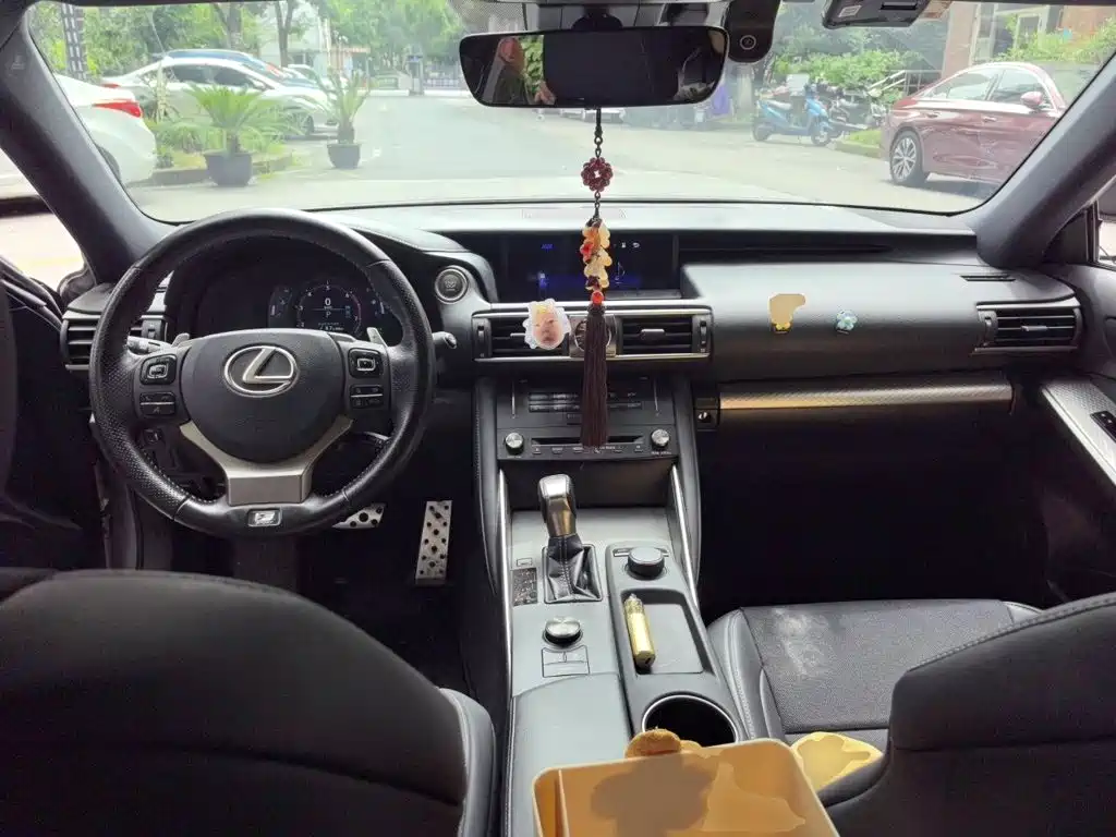 Lexus IS 2018 2017 300 F SPORT