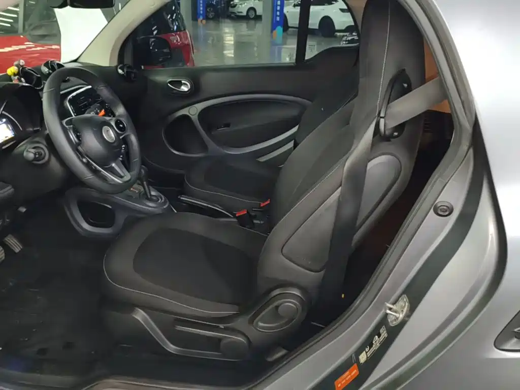 smart fortwo 2019 2019 0.9T 66kW Hardtop Wind Edition China VI