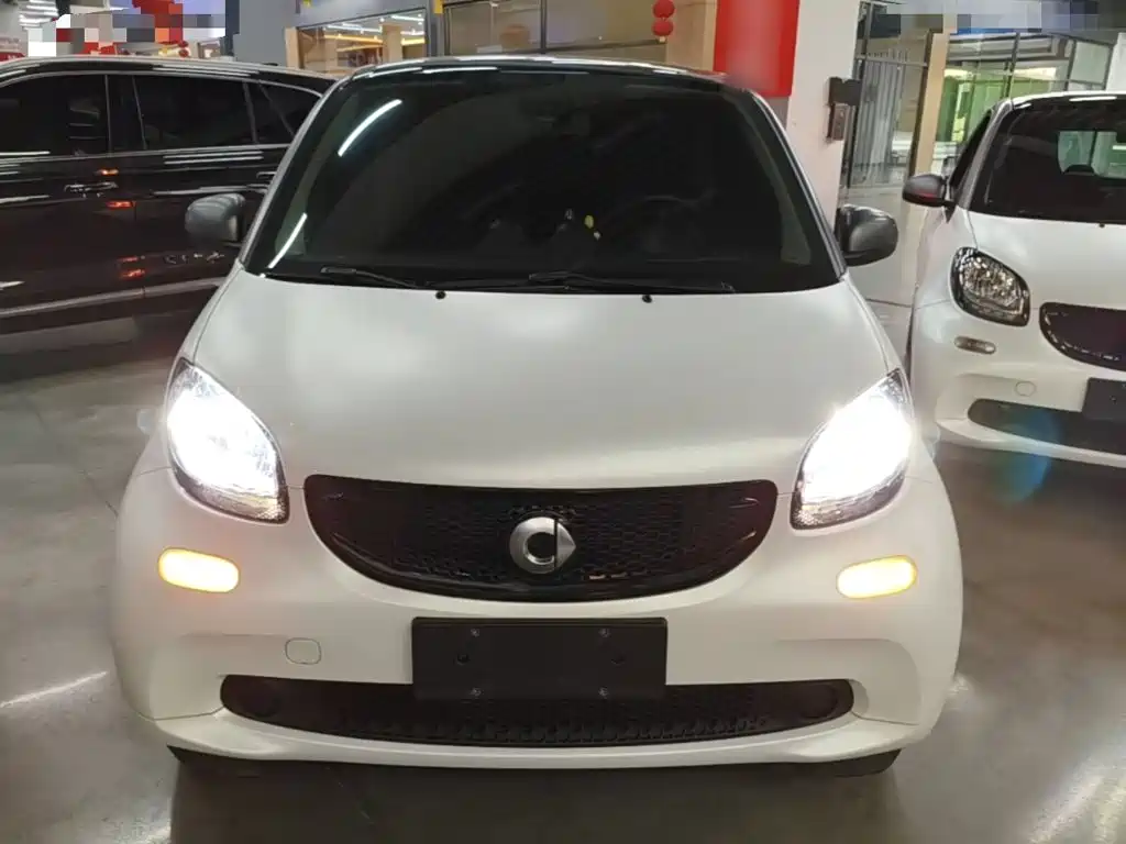 smart fortwo 2019 2019 0.9T 66kW Hardtop Wind Edition China VI