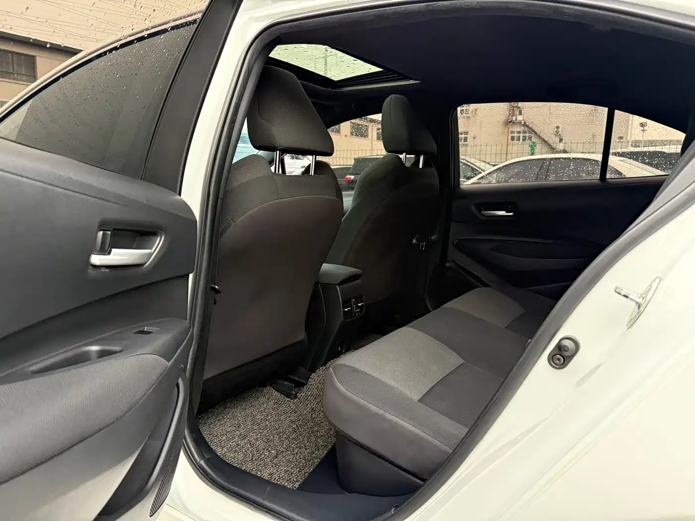 Toyota Levin 2022 Dual Engine 1.8H E-CVT Luxury Edition фото 12