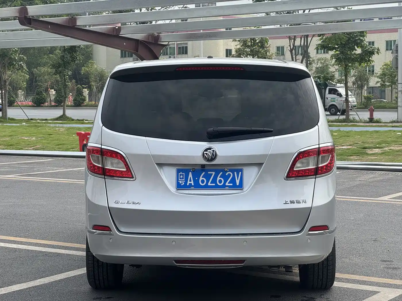Buick GL8 2011 2.4L LT Luxury Business Executive фото 5