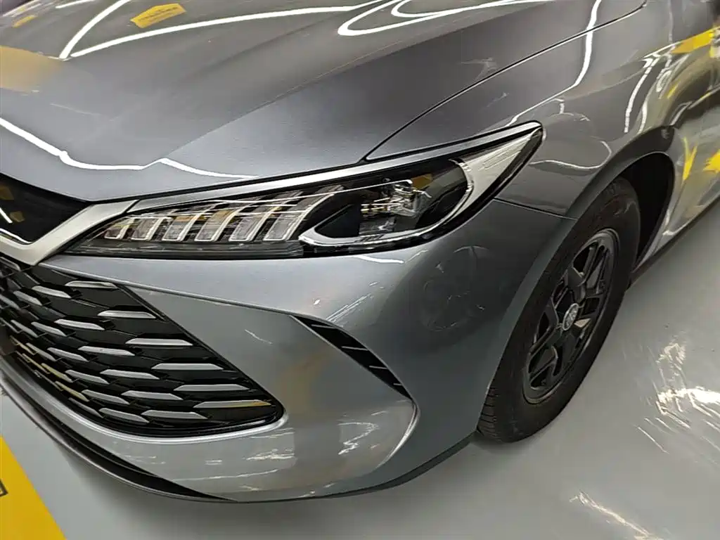 BYD Qin PLUS 2025 DM-i Smart Drive 55KM Leader фото 24
