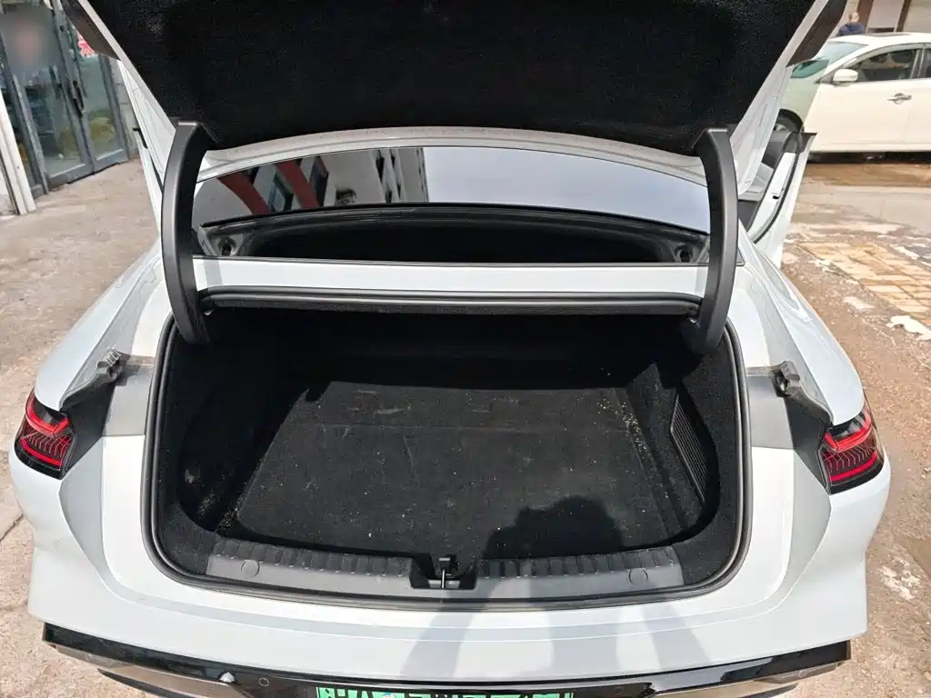 Geely Galaxy Galaxy E8 2025 2025 700km Long Voyage Smart Drive Edition