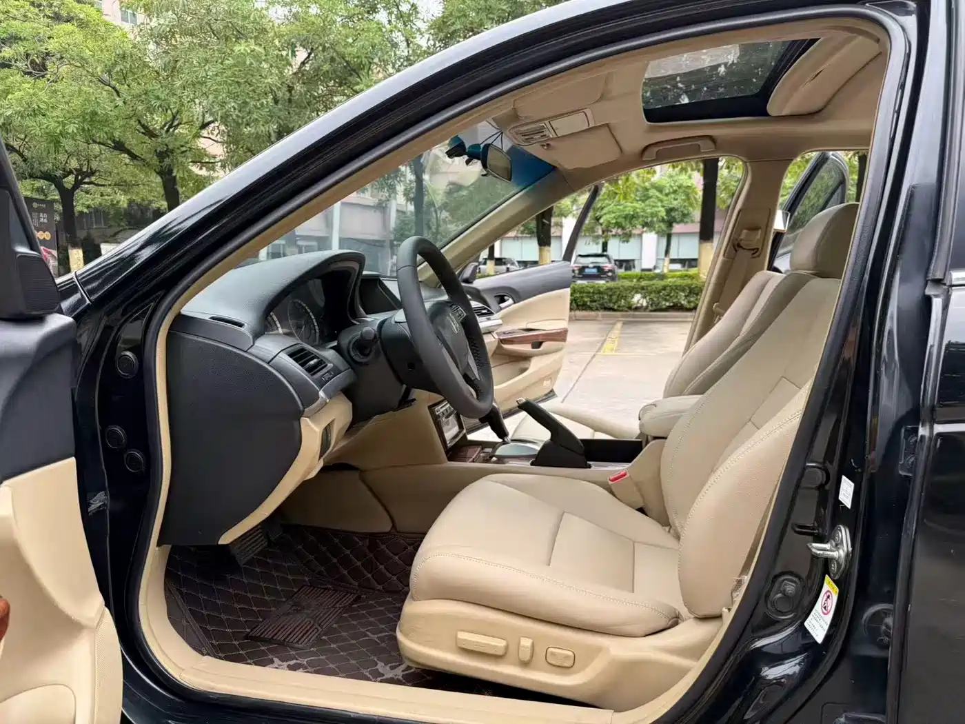 Фото 6 - Honda Accord