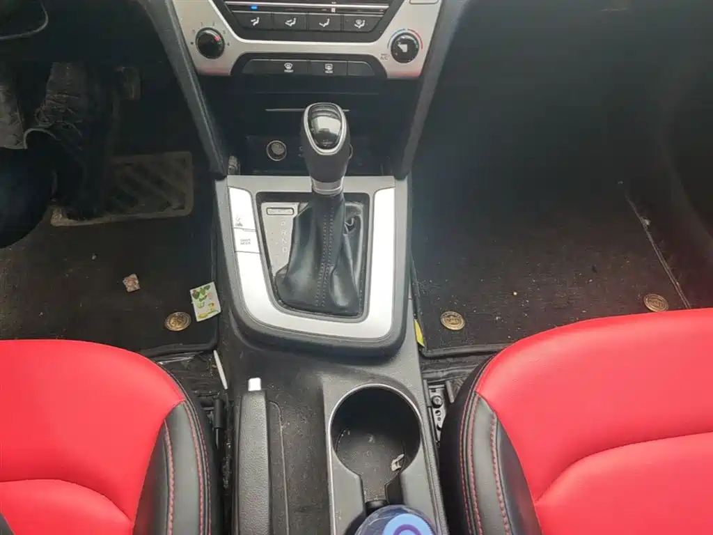 Hyundai Elantra 2016 Model 1.6L Automatic Smart Elite фото 14