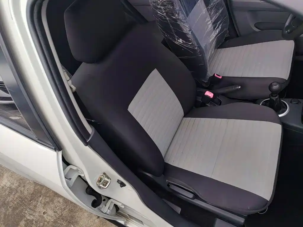 Фото 25 - Suzuki Swift