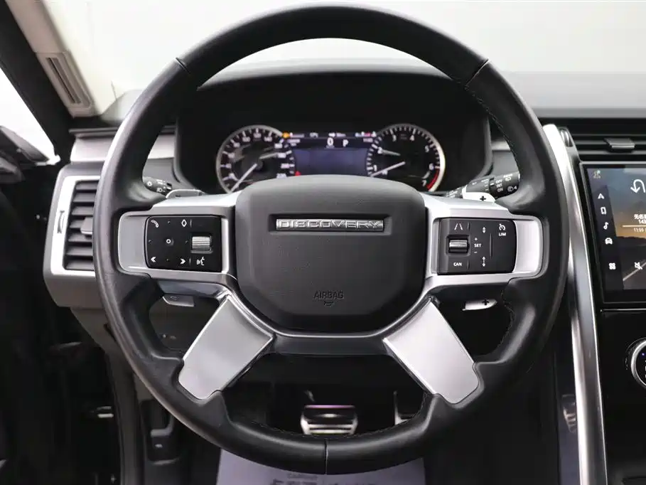 Land Rover Discovery 2023 360PS R-Dynamic SE фото 16