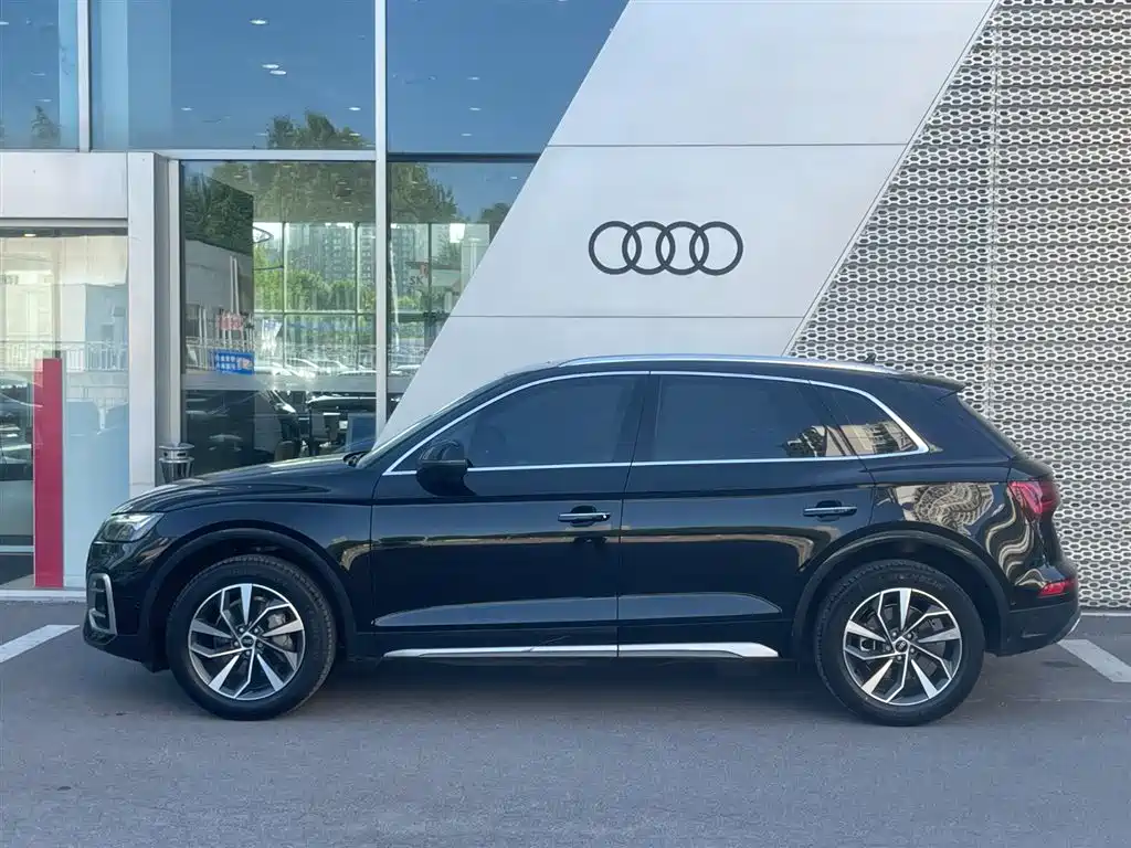 Audi Q5L 2022 40T Luxury Elegance фото 3