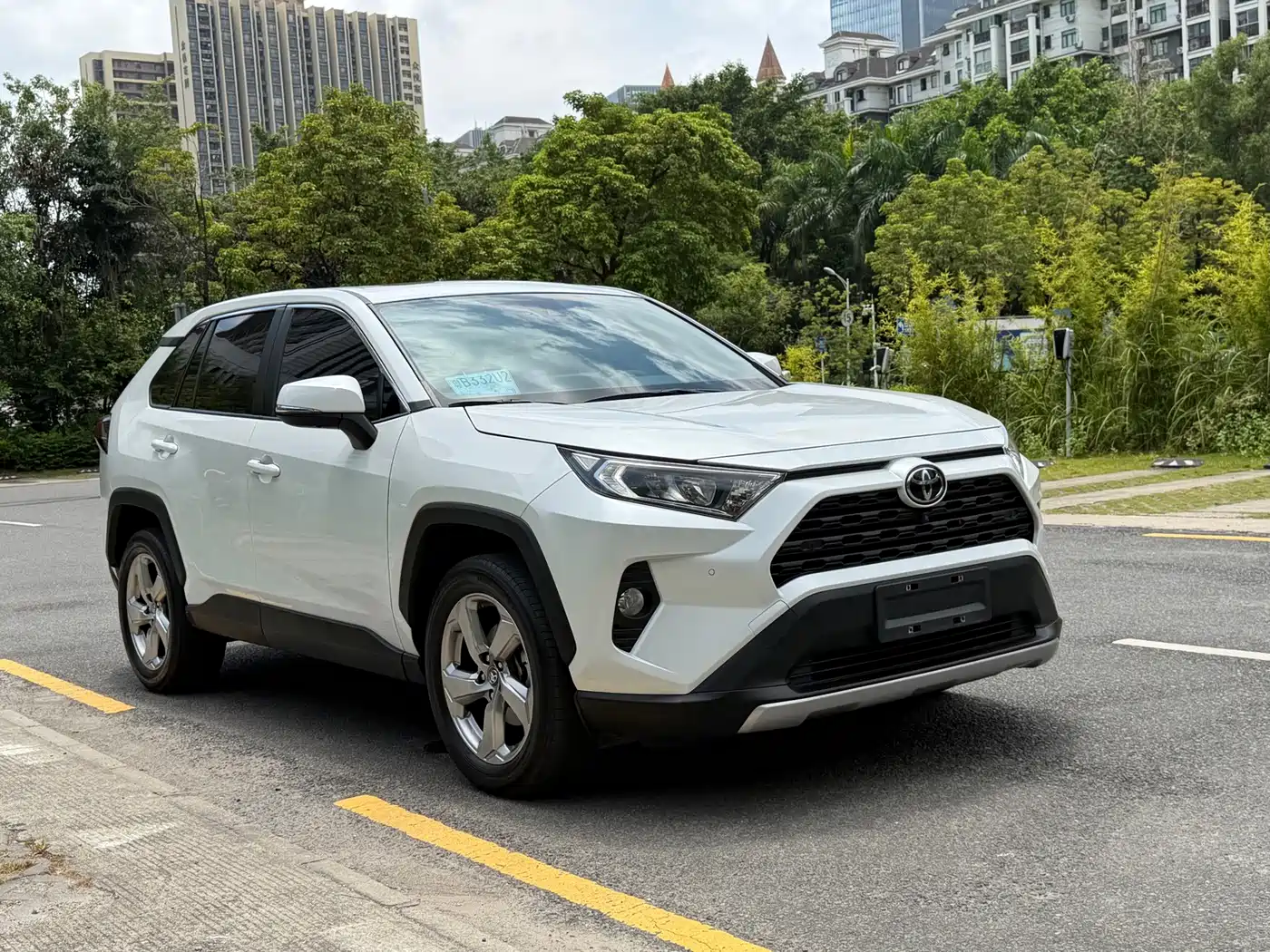 Фото 1 - Toyota RAV4