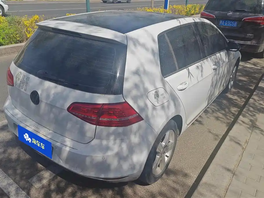 Volkswagen Golf 2016 230TSI Automatic Comfort фото 3