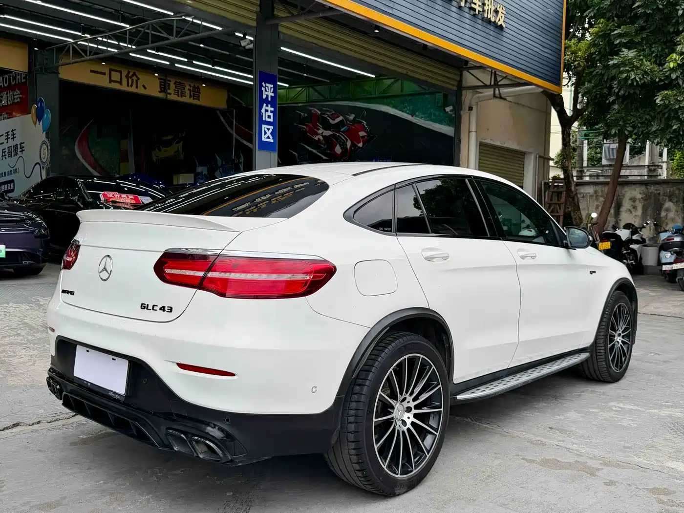 Mercedes-Benz GLC Coupe AMG 2017 AMG GLC 43 4MATIC Coupe SUV фото 14