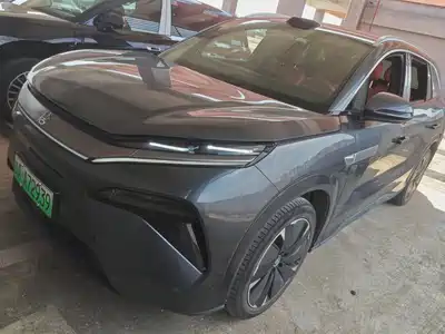 BYD Tang L