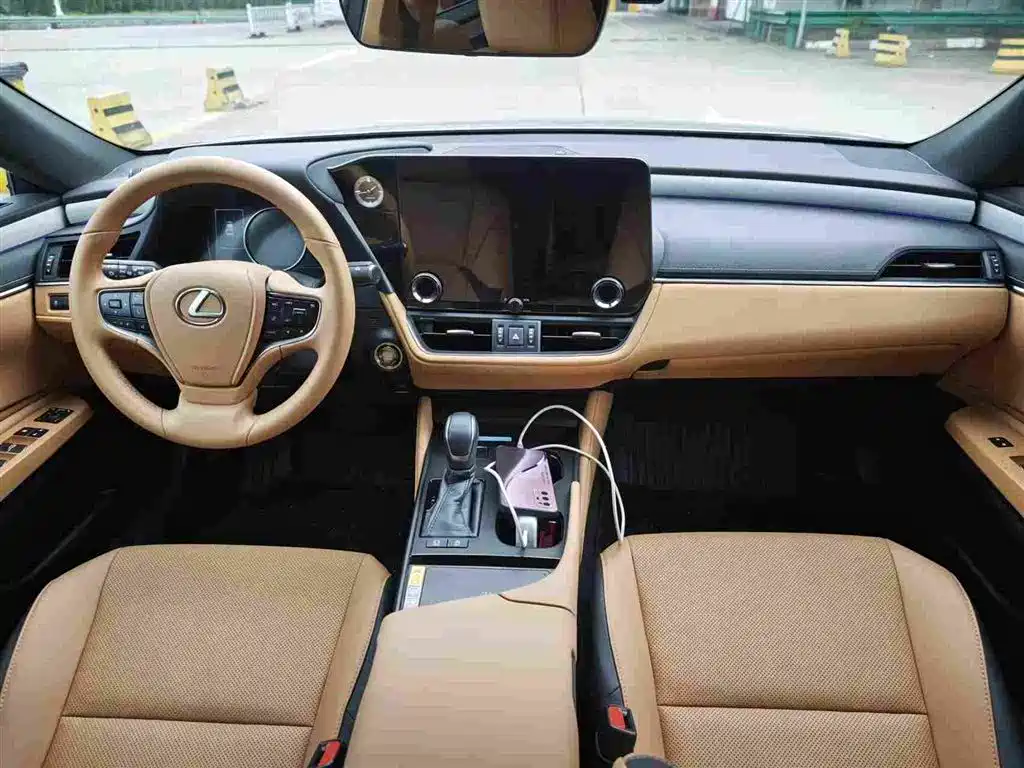 Lexus ES 2026 2025 200 Ultimate Edition
