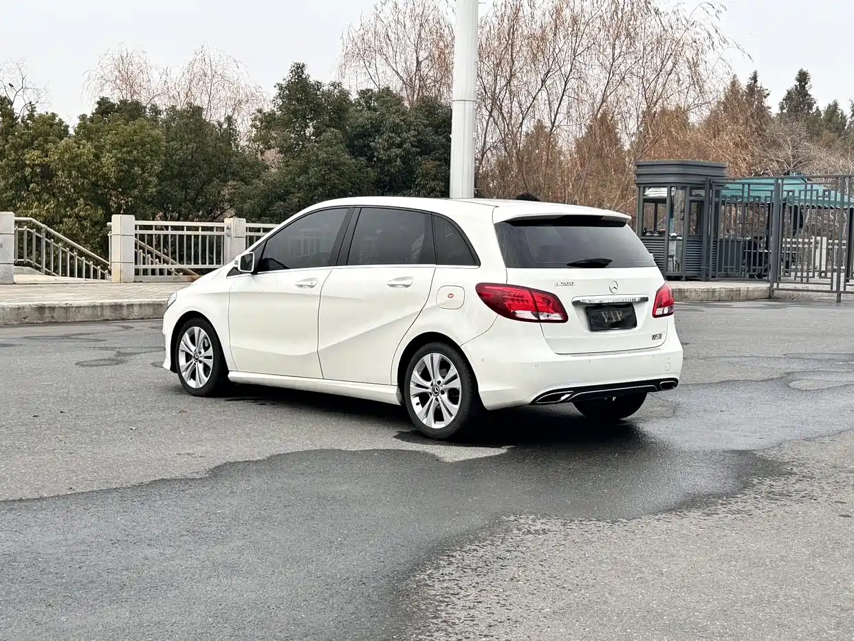 Mercedes-Benz B-Class 2017 B 200 Dynamic фото 19