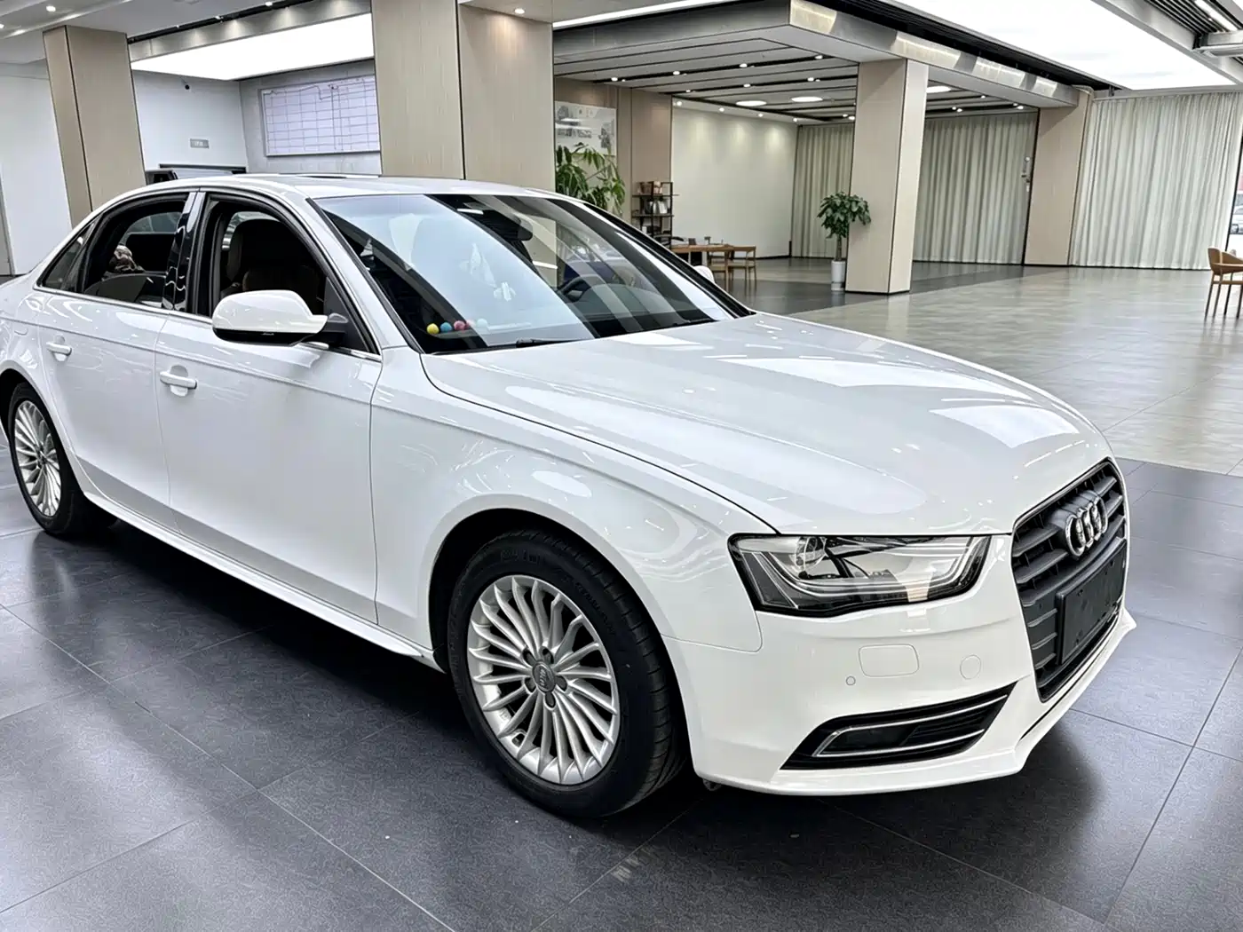 Audi A4L 2015 35 TFSI Auto Comfort фото 3