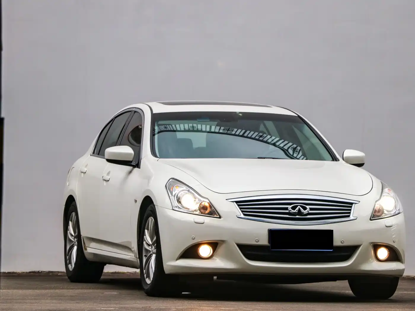 Infiniti G Series 2012 2010 Model G25 Sedan Luxury Sport Edition