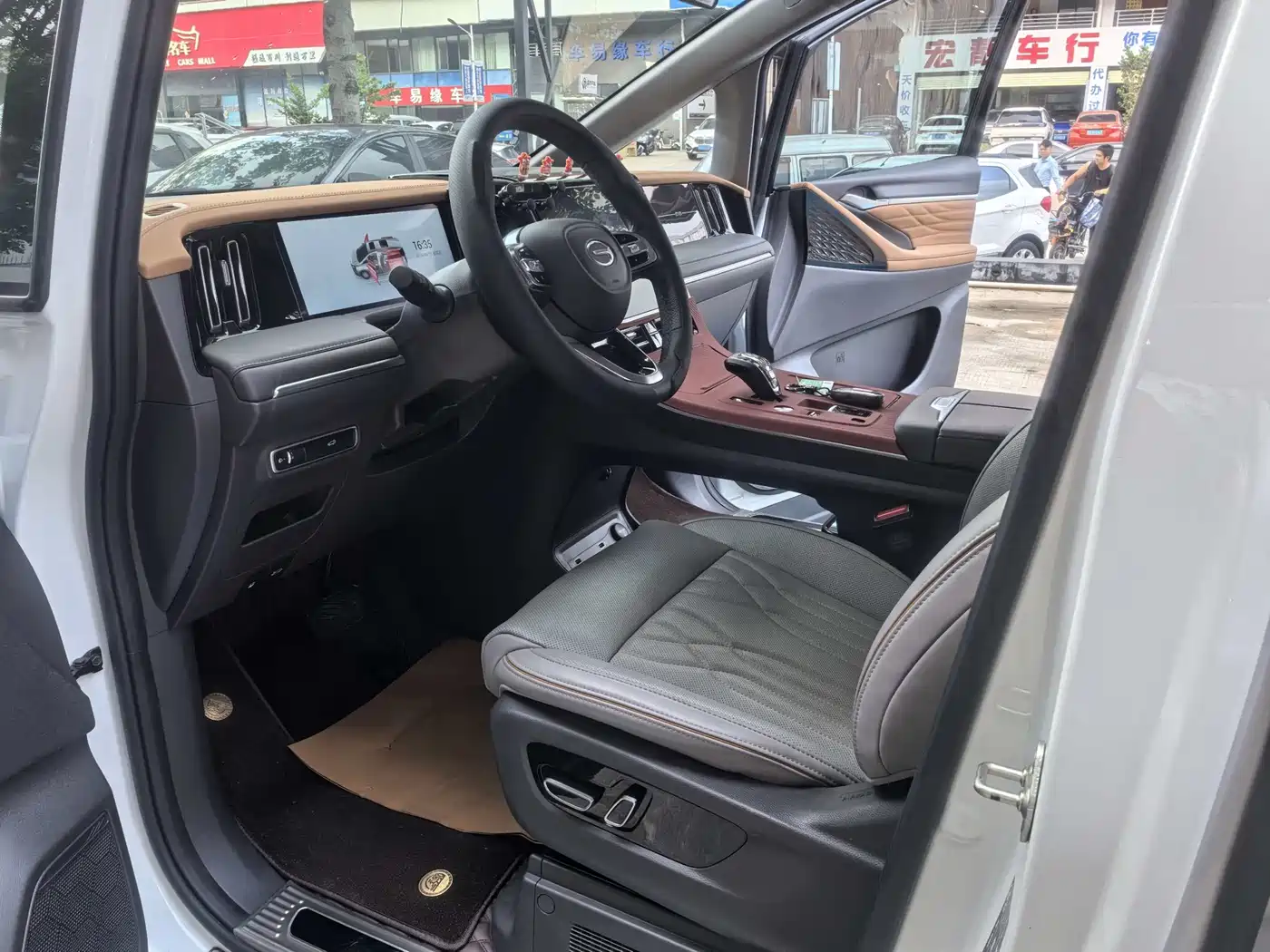 GAC Trumpchi Trumpchi M8 2024 Master Series 400T Premium Edition фото 8