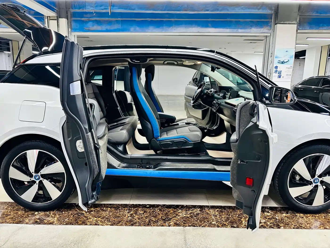 Фото 21 - BMW i3 (Import)